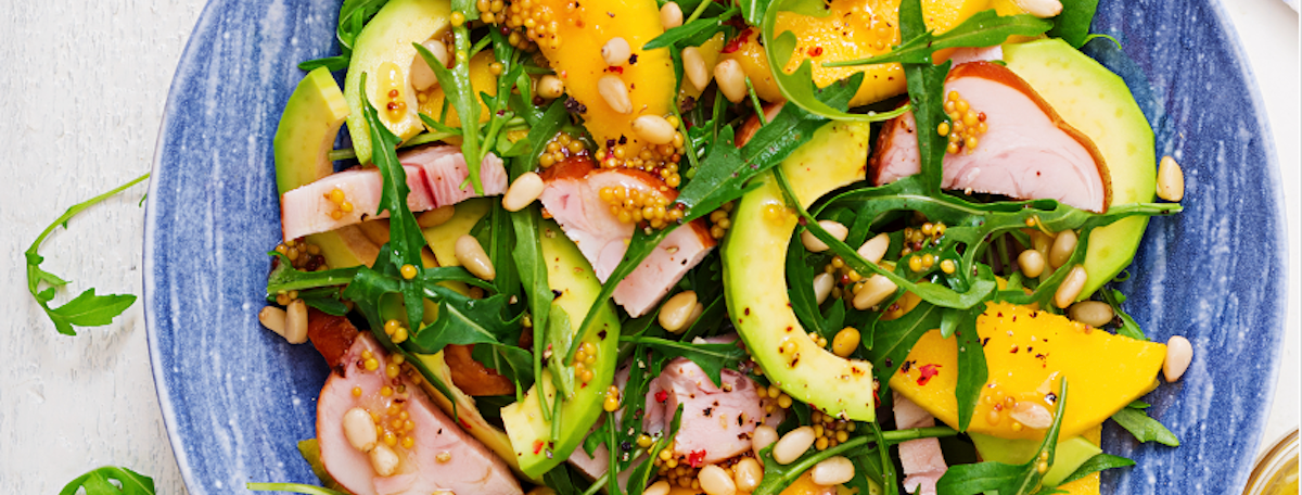Low Carb Rezept: Mango-Avocado-Rucola-Salat mit Hühnerbrust Low Carb Rezept: Mango-Avocado-Rucola-Salat mit Hühnerbrust
