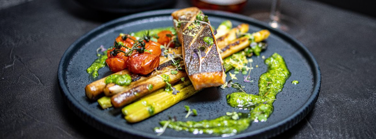 Leckerer Low-Carb-Lachs – in nur 10 Minuten Leckerer Low-Carb-Lachs – in nur 10 Minuten